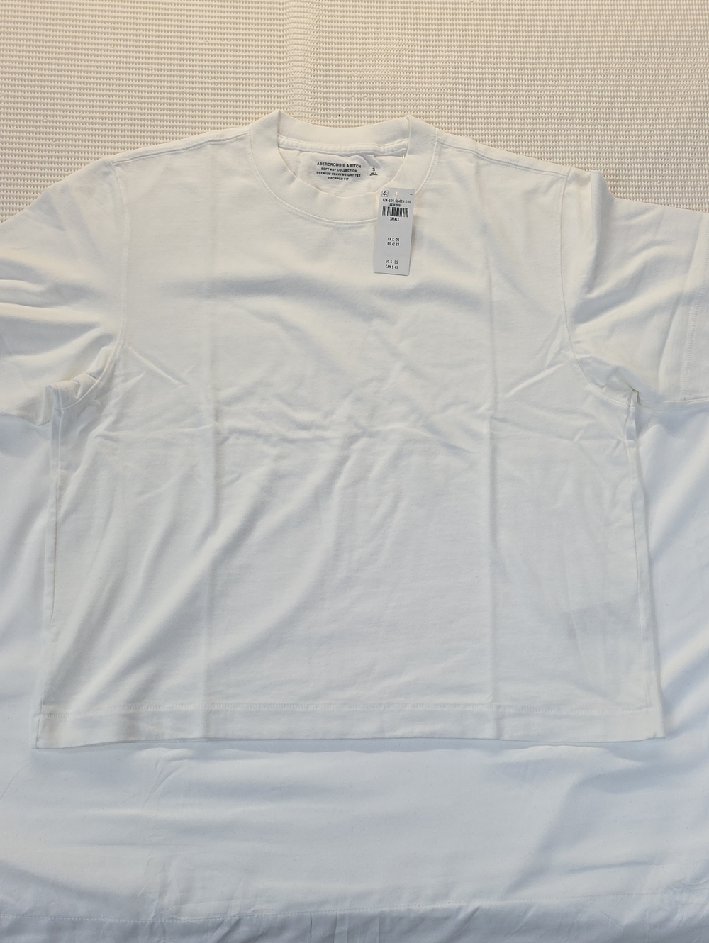 Abercrombie & Fitch Men's Crewneck Tee - White Small